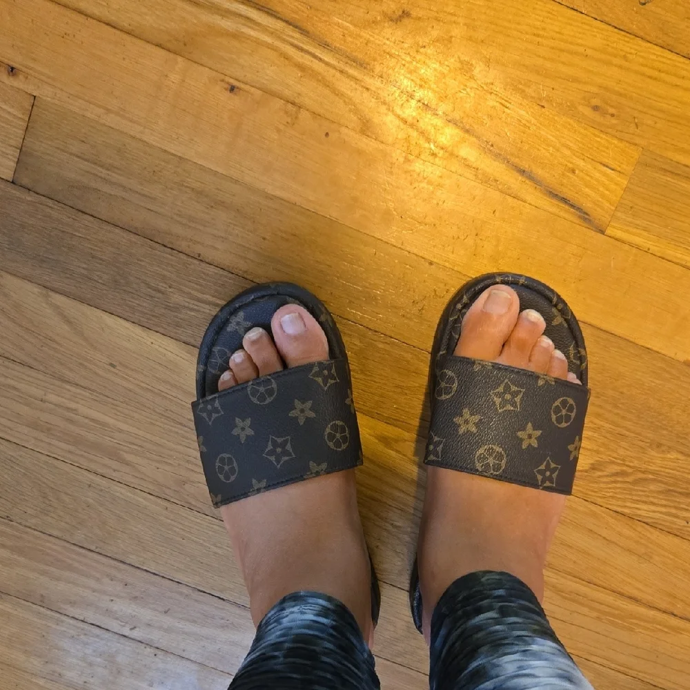 Women Brown Patterned Slides. ⭐️✨️ PRE LOVED   ⭐️ ✨️     SIZE 42 - Picture 8 of 9